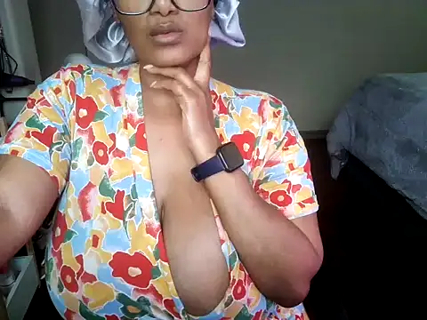 Lakwanda stripchat live cam model