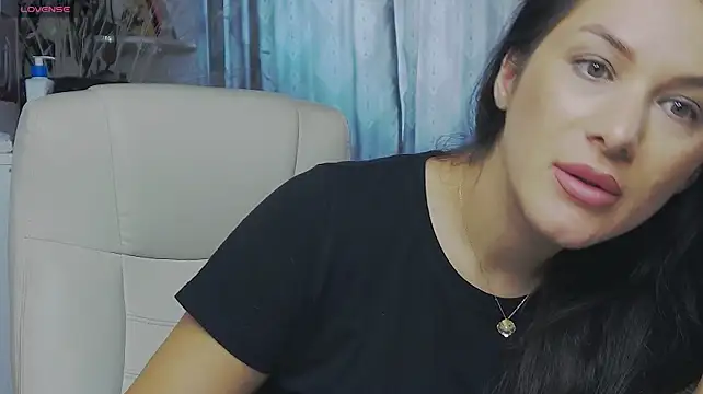 HotXMom_ stripchat live cam model