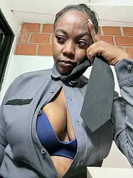 CiaraEbony stripchat live cam model