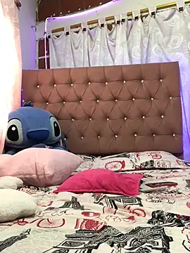 Rachellcooperrr stripchat live cam model