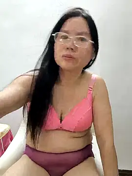 muaasoo stripchat live cam model