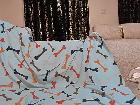 sexyleah25 stripchat live cam model