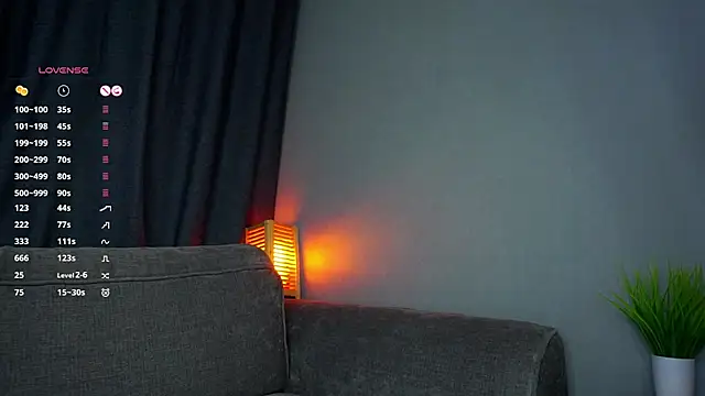 SallieLenorud stripchat live cam model
