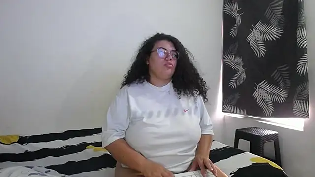 mabigomez00 stripchat live cam model