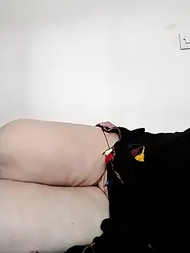 Bigg-arabic stripchat live cam model
