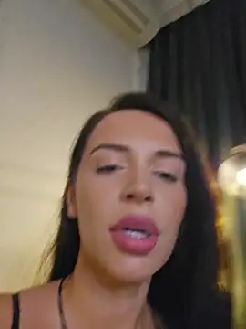 AlessandraNoir stripchat live cam model