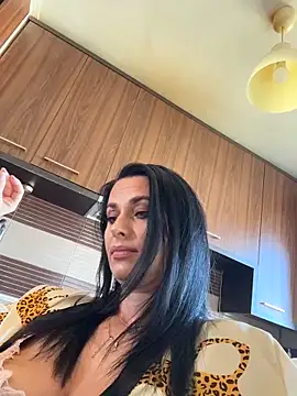 Hotmomcheckk_ stripchat live cam model