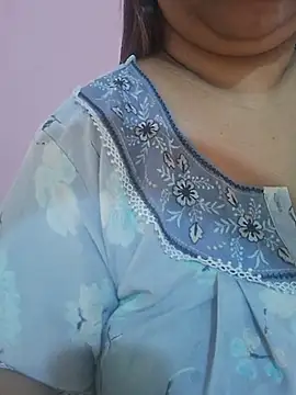 Ravina_patil1 stripchat live cam model