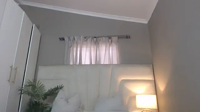 naughtyblackdolie stripchat live cam model