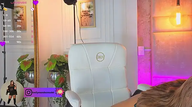 AlessiaLondon stripchat live cam model
