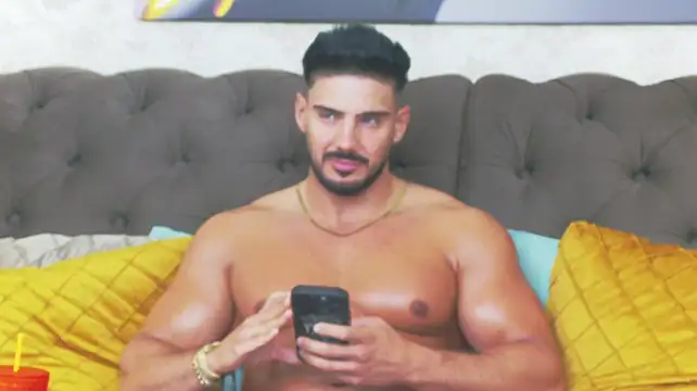 DustinKeent stripchat live cam model