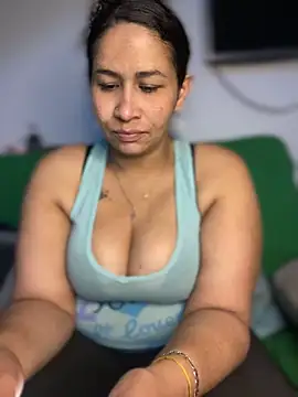 Carola-Ross stripchat live cam model