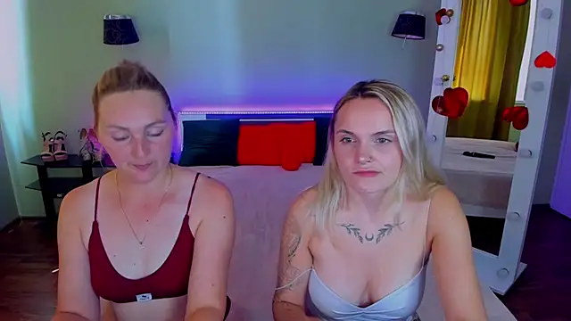 MagicEyess stripchat live cam model
