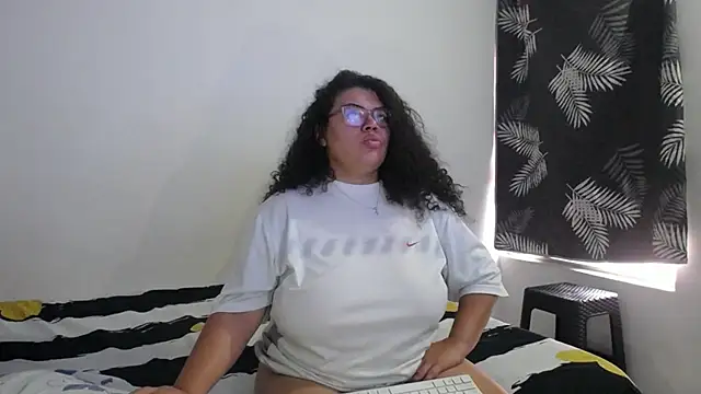 mabigomez00 stripchat live cam model