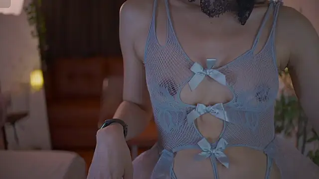 Kirenie stripchat live cam model