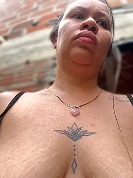 Emiily_lee stripchat live cam model