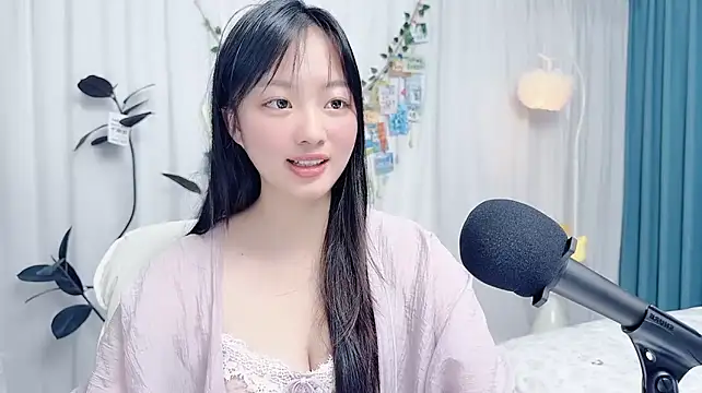 Winnie666999 stripchat live cam model