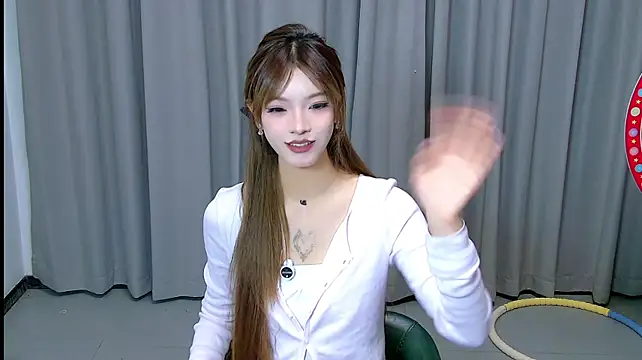 RunYan-888 stripchat live cam model