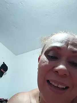 Cheryl_JONES stripchat live cam model