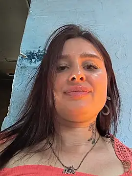 KikiXRed stripchat live cam model