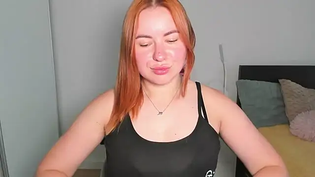 LAYLAxSTAR stripchat live cam model