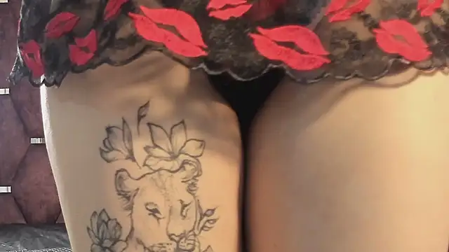 CarolinaGlamour stripchat live cam model
