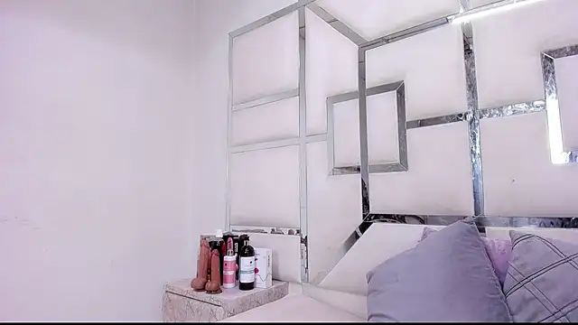ZoeWan69 stripchat live cam model
