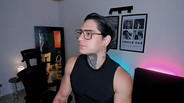 Simon_cortes stripchat live cam model