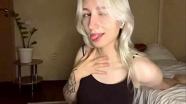 LishaNuding stripchat live cam model