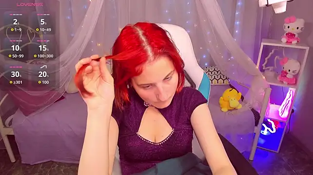 KiraElwood stripchat live cam model