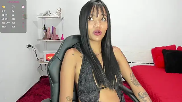 xMeganHotx stripchat live cam model