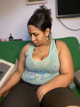Carola-Ross stripchat live cam model