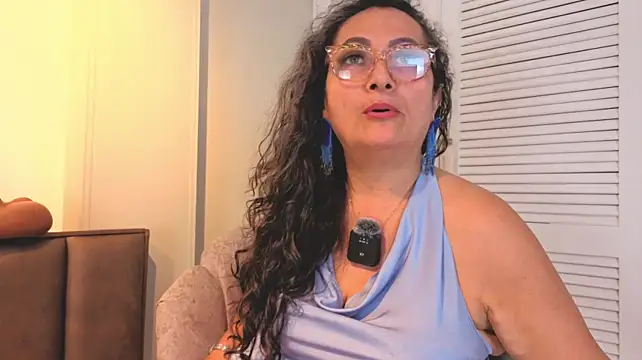 AlessandraLeroy stripchat live cam model