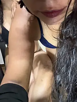 CuteDesiQueen stripchat live cam model