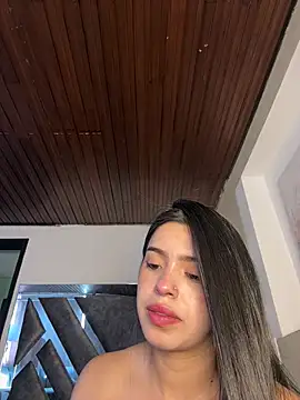 LunaMoore_Pink stripchat live cam model