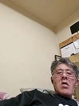 ReekedMyelin stripchat live cam model