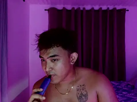 notyourfavoriteguy stripchat live cam model