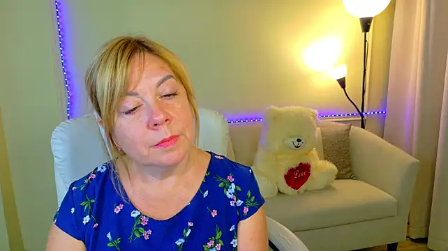 ChristinaDavedes stripchat live cam model