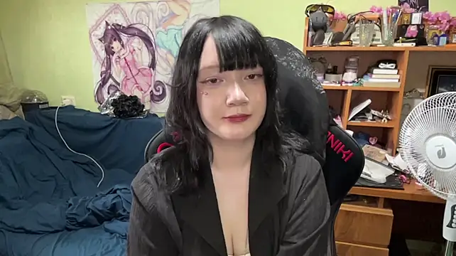 LeanoraHeadlon stripchat live cam model