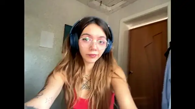 meowskyy stripchat live cam model