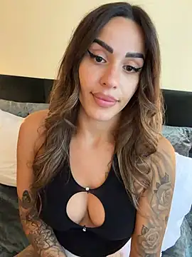 -Alisa stripchat live cam model