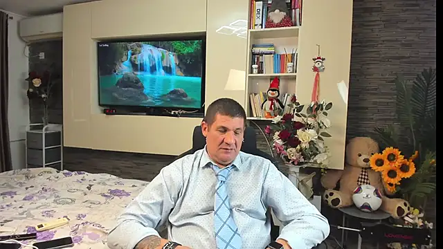 SpartacusDaddy48 stripchat live cam model