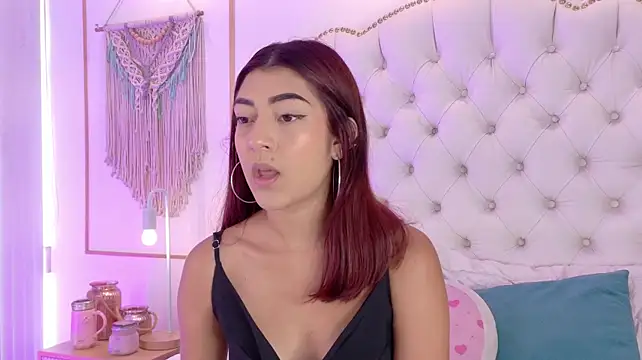AriaStonne stripchat live cam model