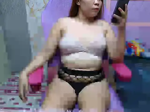 Hornyblaire18 stripchat live cam model