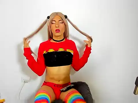 samy-little stripchat live cam model