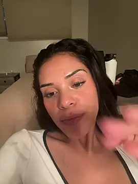 Camilachange stripchat live cam model