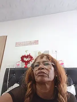 BustyMilf_ stripchat live cam model