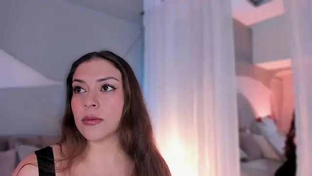 Nicolle_W stripchat live cam model