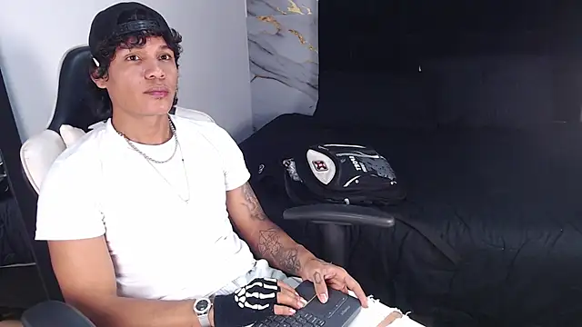 MaximilianRoth stripchat live cam model
