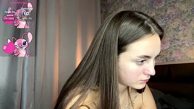 LoraDavi stripchat live cam model